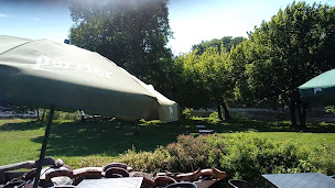 Photo n°44 de La Guinguette du Vieux Chêne à Montvalent ()