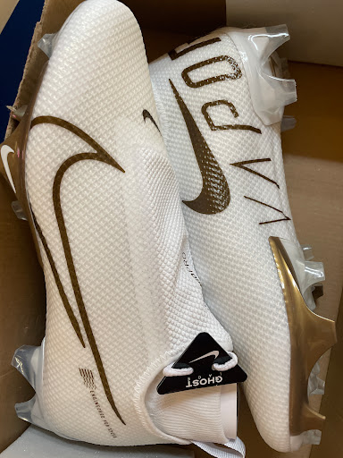 Sporting Goods Store «Nike Factory Store», reviews and photos, 3000 Grapevine Mills Pkwy #611, Grapevine, TX 76051, USA