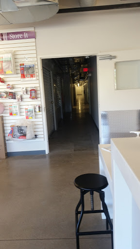 Self-Storage Facility «US Storage Centers», reviews and photos, 2331 W Indian School Rd, Phoenix, AZ 85015, USA