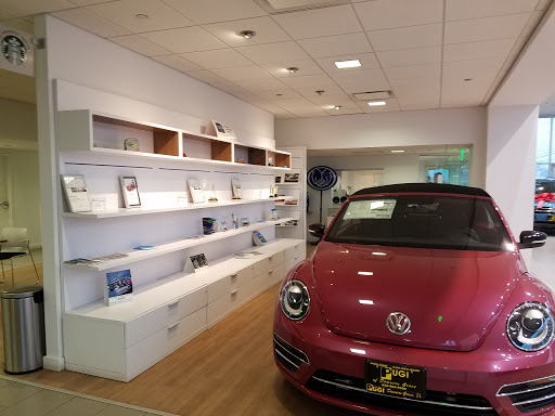 Volkswagen Dealer «Pugi Volkswagen», reviews and photos, 2020 Ogden Ave, Downers Grove, IL 60515, USA