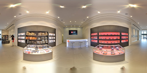 Camera Store «Leica Store Miami», reviews and photos, 372 Miracle Mile, Coral Gables, FL 33134, USA