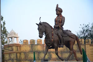 Kempegowda Statue image