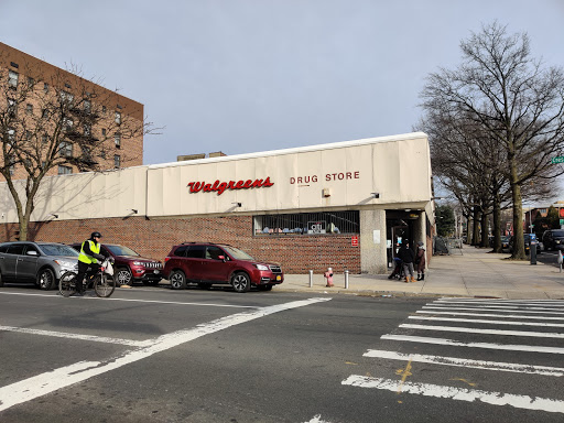 Walgreens, 3355 Crescent St #67, Long Island City, NY 11106, USA, 