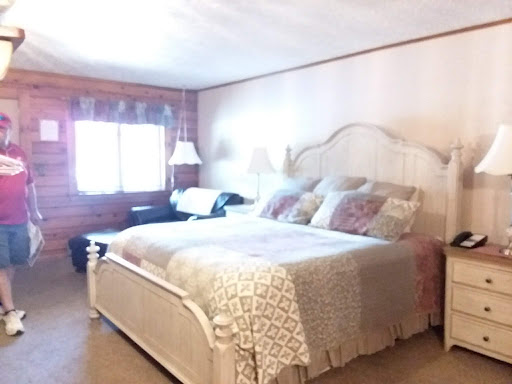 Resort «Smoke Hole Caverns», reviews and photos, 8290 N Fork Hwy, Cabins, WV 26855, USA