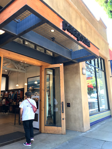 Clothing Store «Patagonia Santa Monica», reviews and photos, 1344 4th St, Santa Monica, CA 90405, USA