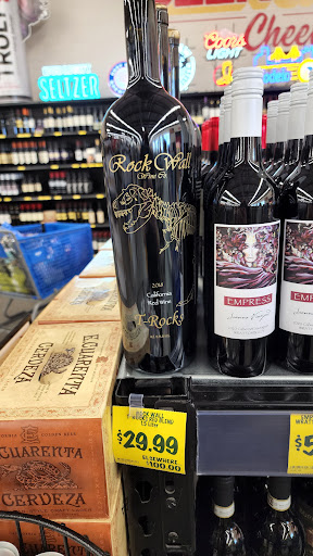 Grocery Store «Grocery Outlet Bargain Market», reviews and photos, 1523 Fremont Blvd, Seaside, CA 93955, USA