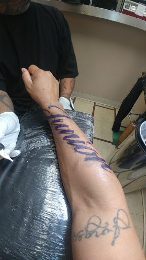 Tattoo Shop «Distinctive Ink», reviews and photos, 8415 Rosemead Blvd, Pico Rivera, CA 90660, USA