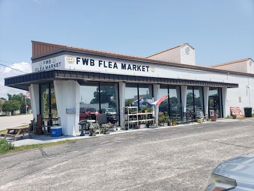 Flea Market «Fort Walton Beach Flea Market», reviews and photos, 125 Eglin Pkwy SE, Fort Walton Beach, FL 32548, USA