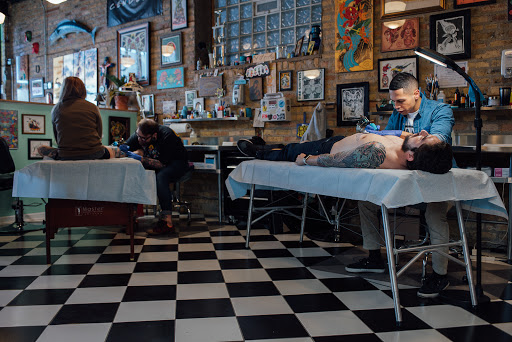Tattoo Shop «Wild Wind Tattoo», reviews and photos, 1452 N Western Ave, Chicago, IL 60622, USA