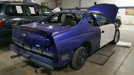 Auto Glass Shop «Casten Body Shop», reviews and photos, 230 Oakwood Rd, Lake Zurich, IL 60047, USA