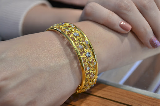 Jewelry Store «Gold King Jewelers», reviews and photos, 272 Towne Center Cir, Sanford, FL 32771, USA