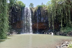 Ruamuthambi Waterfall image