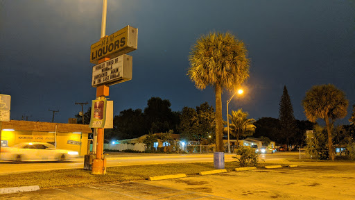 Beer Store «M & M Package Discount Liquor», reviews and photos, 794 SE 8th St, Hialeah, FL 33010, USA