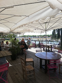 Atmosphère du Bar-restaurant à huîtres La Cabane du tapioou à La Teste-de-Buch - n°14