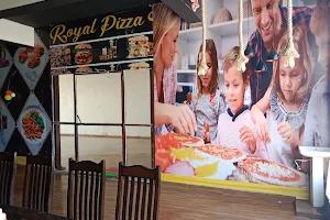 Royal Pizza Crazy Laksar image