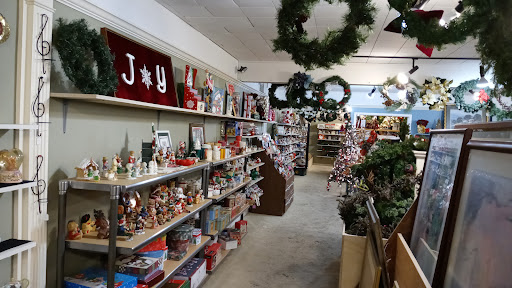 Thrift Store «Re-Uzit Shop of New Holland», reviews and photos, 707 W Main St, New Holland, PA 17557, USA