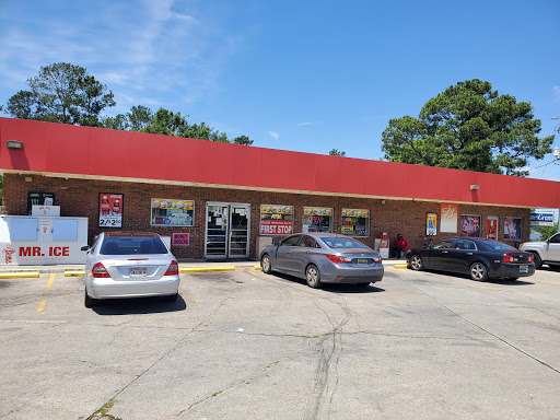 BP Gas (Georgetown Food Mart) & Bob Marley Smoke Shop