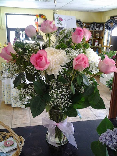 Florist «Forget-Me-Not Florist», reviews and photos, 1083 Park Ave, Cranston, RI 02910, USA