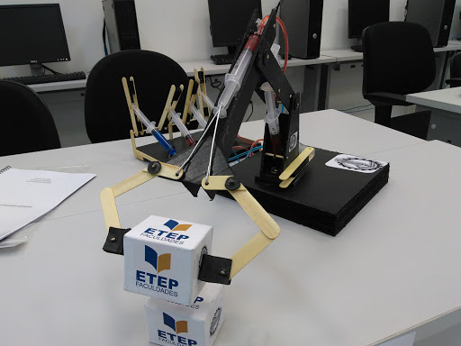 Logo da empresa - ETEP TAUBATÉ FACULDADE