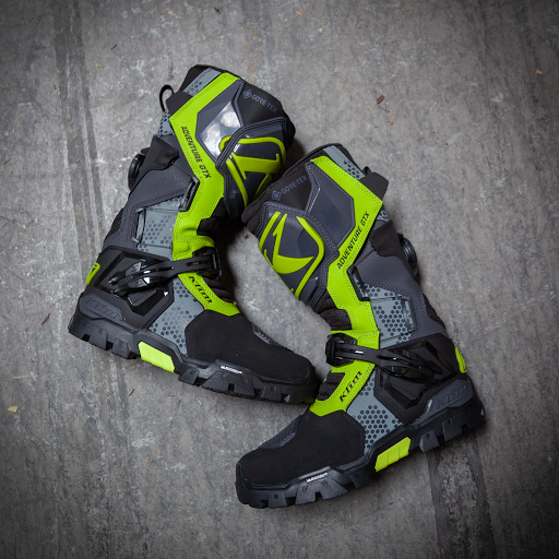 Harley-Davidson Dealer «Santa Clarita Harley-Davidson», reviews and photos, 21130 Centre Pointe Pkwy, Santa Clarita, CA 91350, USA