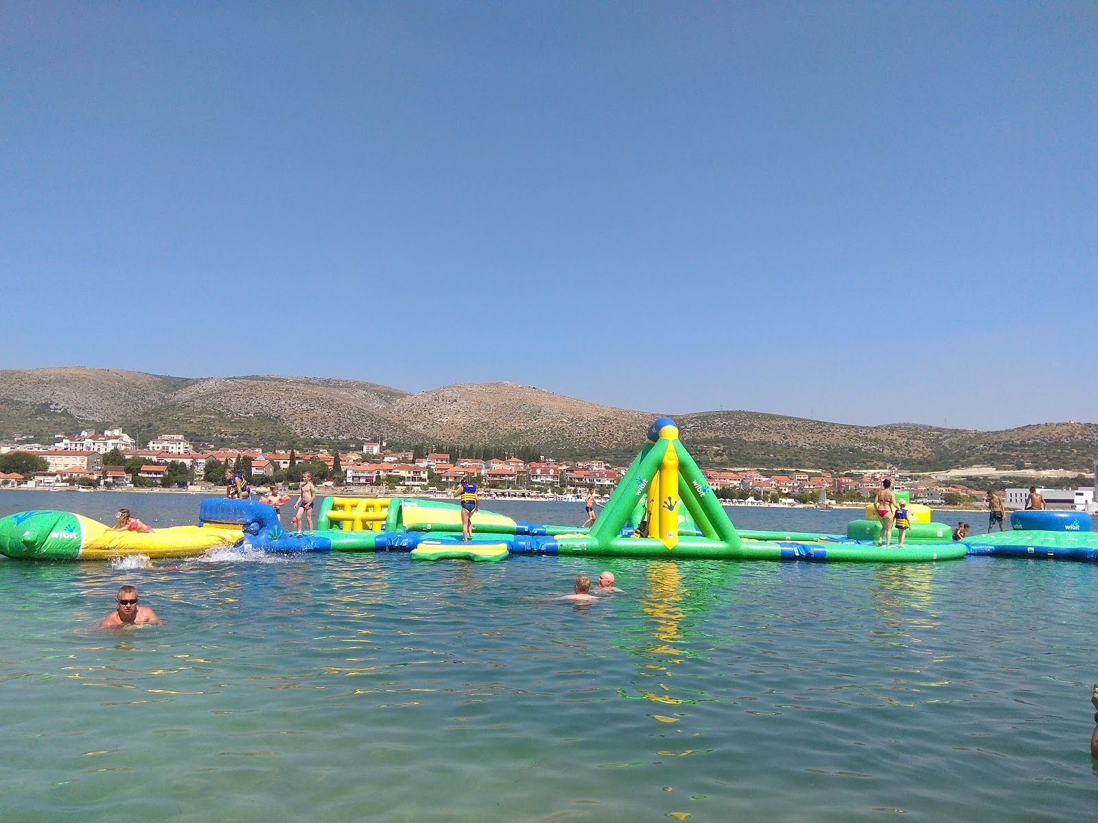 Foto af Trogir beach faciliteter område