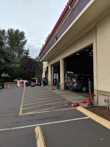 Tire Shop «Discount Tire Store - Kirkland, WA», reviews and photos, 12410 NE 124th St, Kirkland, WA 98034, USA