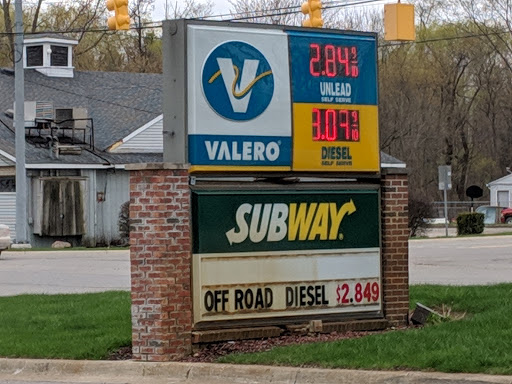 Gas Station «Valero», reviews and photos, 20 Rochester Rd, Leonard, MI 48367, USA