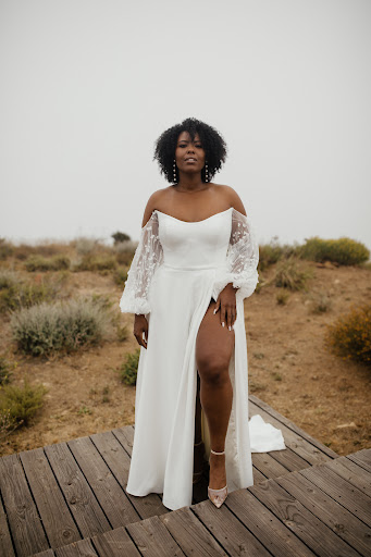 Bridal Shop «a&bé bridal shop dallas», reviews and photos, 154 Glass St #110, Dallas, TX 75207, USA