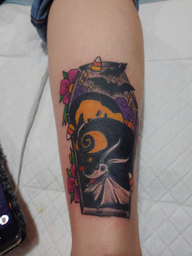 Tattoo Shop «La Primera Ink Tattoo & Body Piercings», reviews and photos, 7223 Lorain Ave, Cleveland, OH 44102, USA