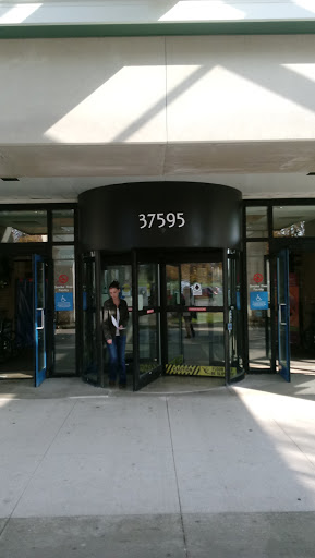 St. John Providence Outpatient Pharmacy, 37595 W Seven Mile Rd, Livonia, MI 48152, USA, 