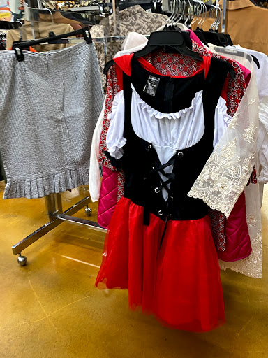 Thrift Store «Goodwill Store», reviews and photos, 23740 El Toro Rd e, Lake Forest, CA 92630, USA