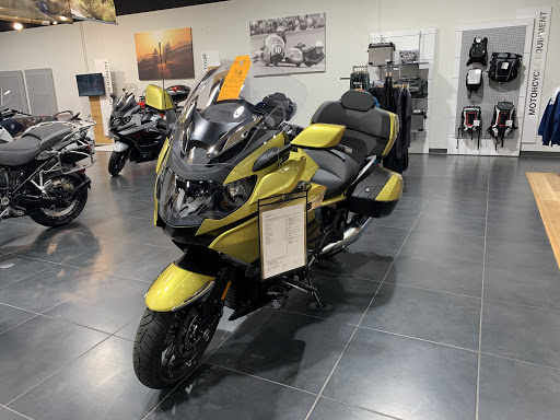 BMW Motorcycle Dealer «BMW Motorcycles of Burbank», reviews and photos, 2913 N Ontario St, Burbank, CA 91504, USA