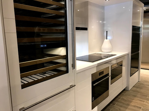 Appliance Store «Famous Tate Appliance & Bedding Center», reviews and photos, 3347 Henderson Blvd, Tampa, FL 33609, USA