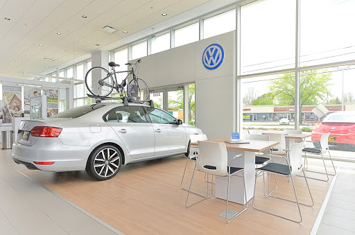 Volkswagen Dealer «Pugi Volkswagen», reviews and photos, 2020 Ogden Ave, Downers Grove, IL 60515, USA