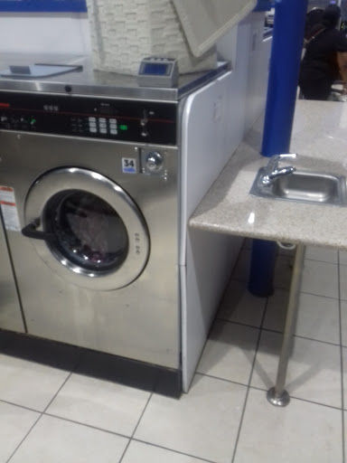 Laundromat «Advantage Laundry - Vallejo», reviews and photos, 66 Admiral Callaghan Ln, Vallejo, CA 94591, USA