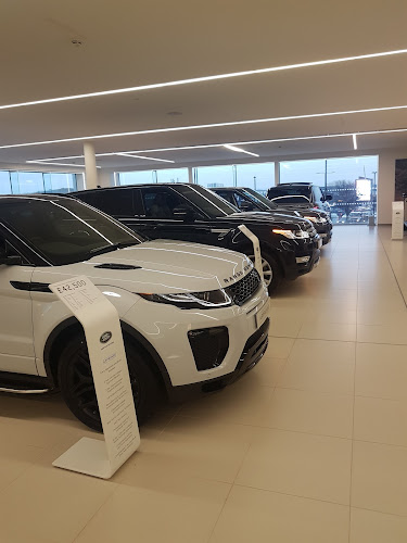 Reviews of Lookers Land Rover West London in London - Car dealer
