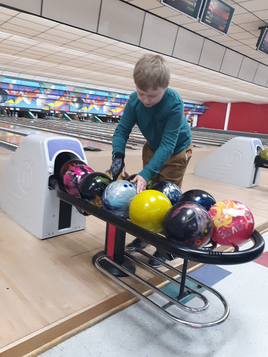 Bowling Alley «Buffaloe Lanes South Family Bowling Center», reviews and photos, 6701 Fayetteville Rd, Raleigh, NC 27603, USA