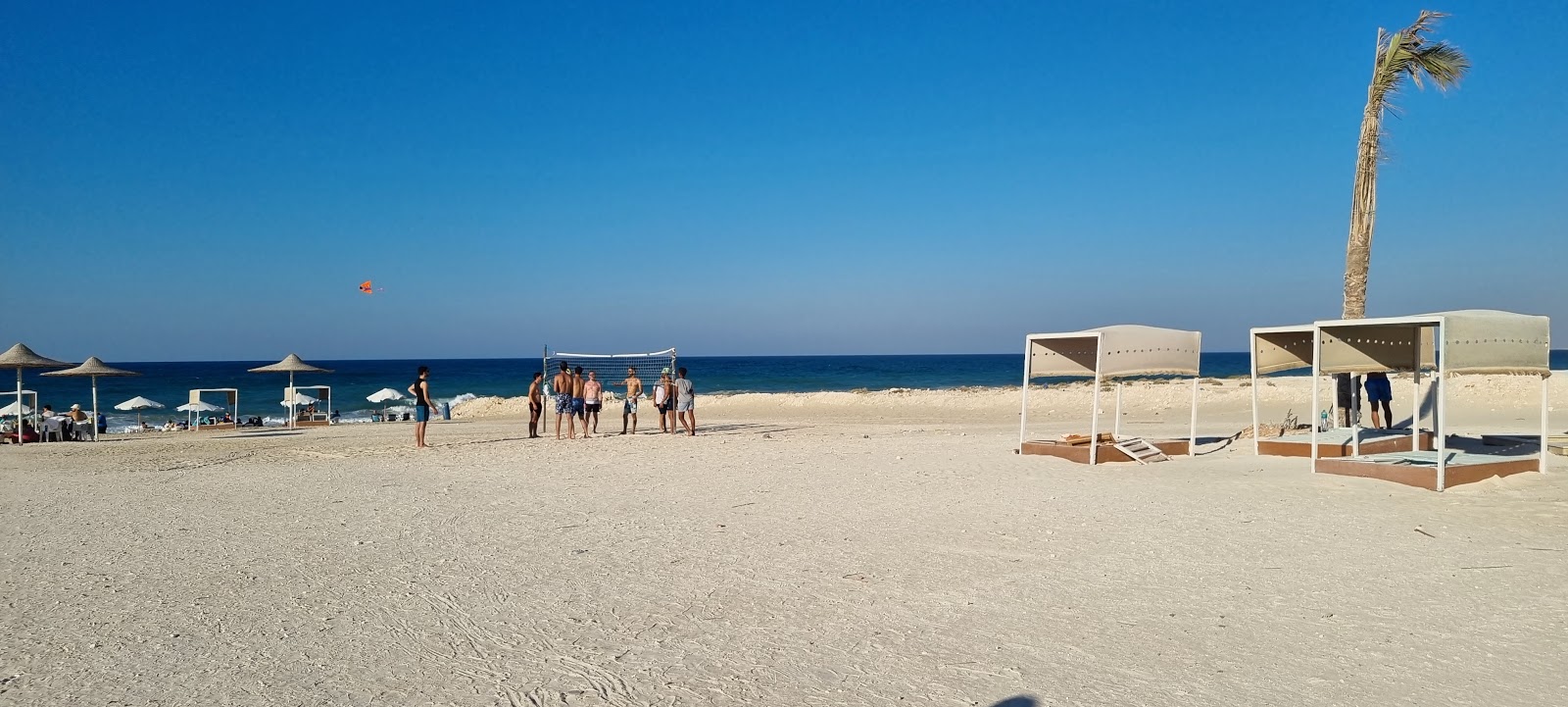 Foto de Costa Delona Beach con playa amplia