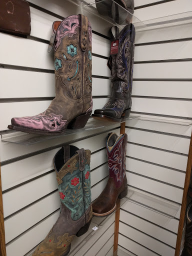 Tack Shop «Outlaw Outfitters», reviews and photos, 530 US-206, Newton, NJ 07860, USA