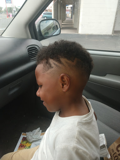 Barber Shop «cutties barber shop», reviews and photos, 1636 E Southern Ave, Phoenix, AZ 85040, USA