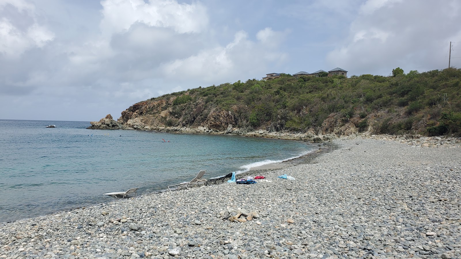 Fotografija Kiddel Bay beach z turkizna čista voda površino