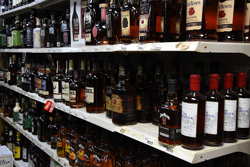 Liquor Store «Economy Liquor Store», reviews and photos, 907 Madison St, Shelbyville, TN 37160, USA