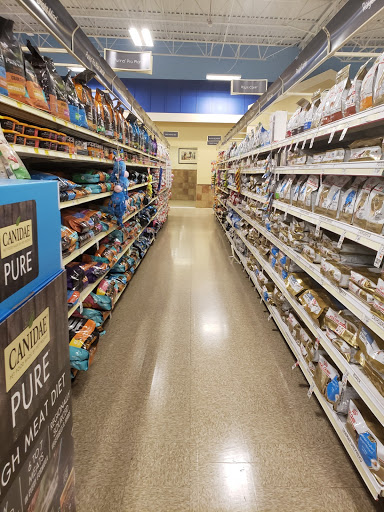 Pet Supply Store «PetSmart», reviews and photos, 350 Fifth St, Oswego, IL 60543, USA