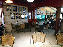Atmosphère du Restaurant français Moulin de Dannemois ancienne demeure de l'artiste Claude François - n°15