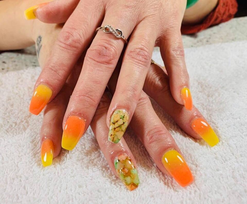 Lee's Nails 46614