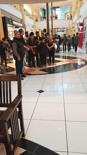 Computer Store «Apple Somerset», reviews and photos, 2800 W Big Beaver Rd, Troy, MI 48084, USA