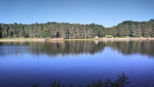 Plage du Lac du Deiro à Soudeilles