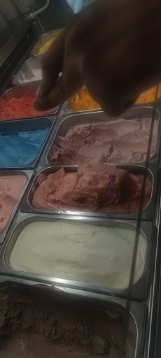 Ice Cream Shop «Cold Stone Creamery», reviews and photos, 101 Main St K, Seal Beach, CA 90740, USA