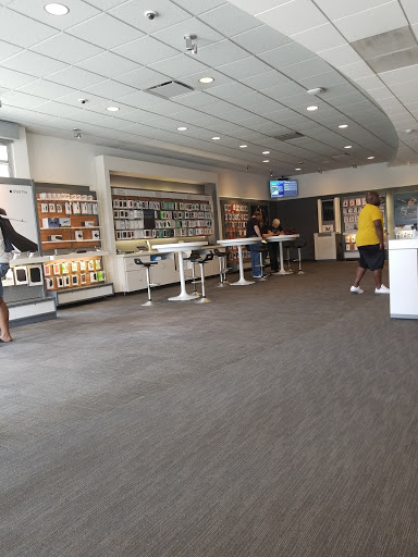 Cell Phone Store «AT&T», reviews and photos, 300 S University Ave, Little Rock, AR 72205, USA