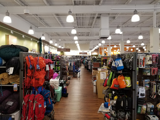 Outdoor Sports Store «Sierra Trading Post», reviews and photos, 67 Newtown Rd #18, Danbury, CT 06810, USA